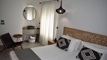 Deluxe Double Room, City View | Hypo-allergenic bedding, in-room safe, free WiFi