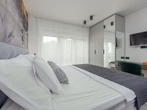 Villa (Three Bedroom Villa) | 3 bedrooms, cribs/infant beds, free WiFi - Villa Maslina (Povljana)