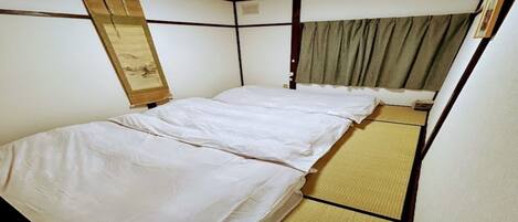 Apartamento económico (301) | Edredones de plumas y wifi gratis