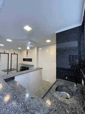 Interior - Pousada Pazzini - Pousada com Piscina em Guarujá Apenas 1km da Praia da Enseada (guarujá)