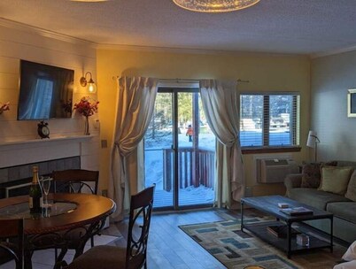 Cozy getaway at Attitash Mountain Village