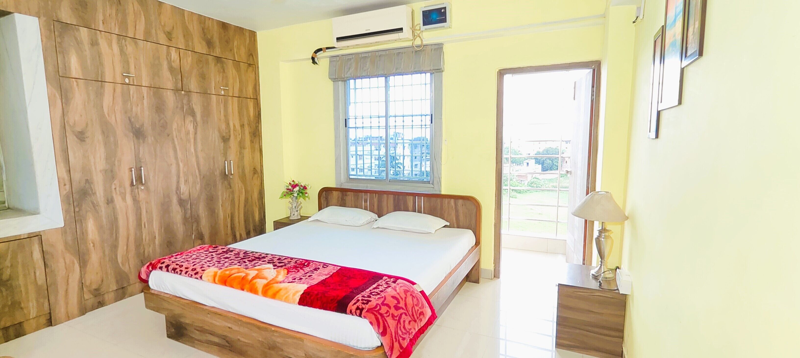 3 bedrooms, desk, iron/ironing board, free WiFi