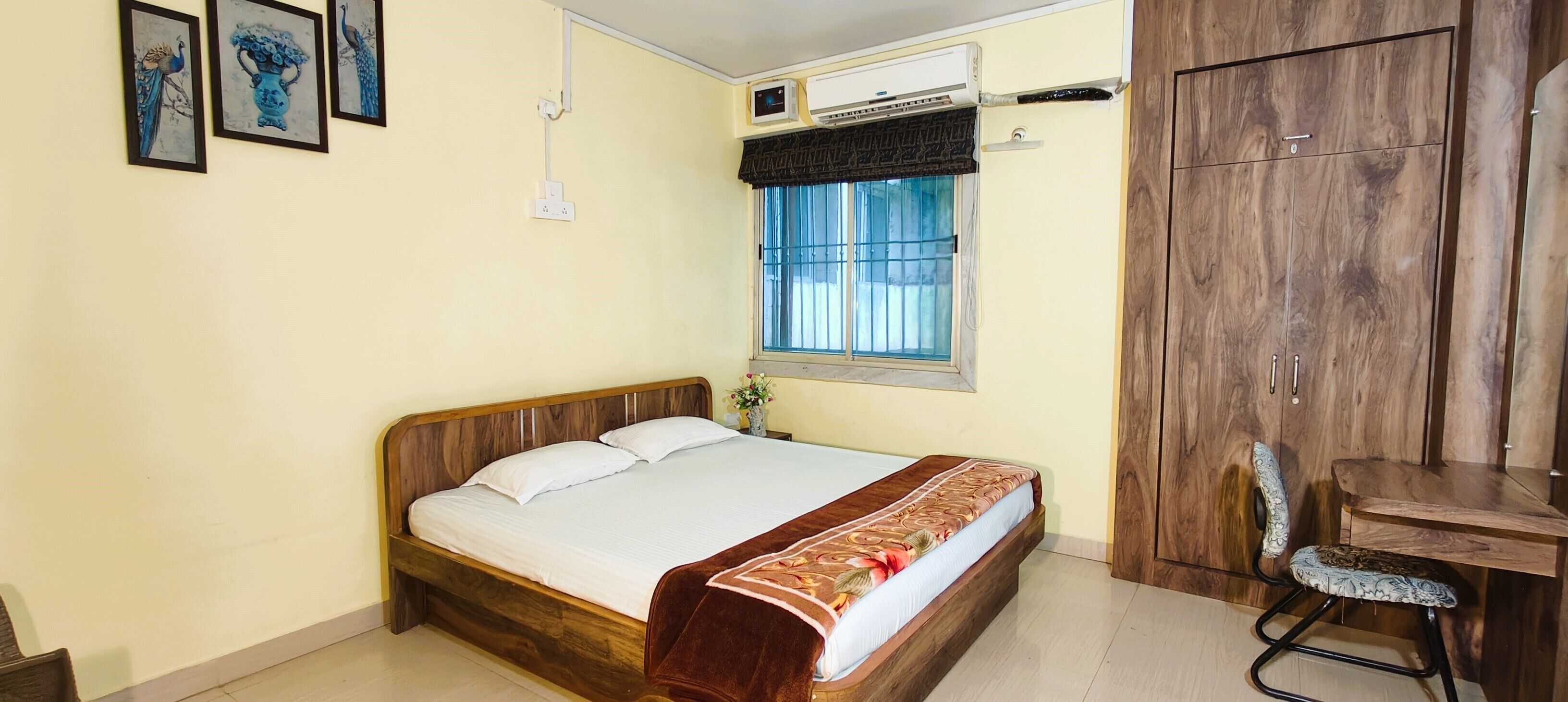 3 habitaciones, escritorio, tabla de planchar con plancha y wifi gratis 