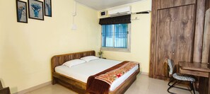 3 slaapkamers, een bureau, een strijkplank/strijkijzer, gratis wifi