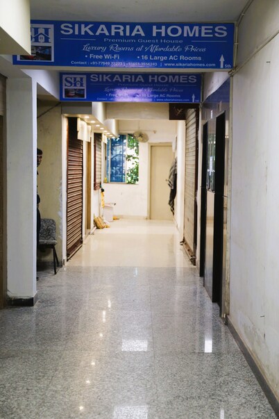 Deluxe Service Apartment 3 BHK City Centre
