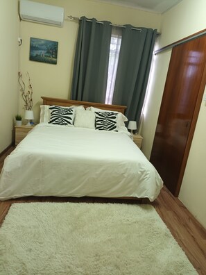 Habitación clásica, 1 habitación | Escritorio, cortinas opacas, tabla de planchar con plancha y wifi gratis
