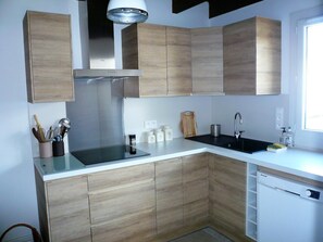 Private kitchen - Maison de Vacances en Plein Cœur de La Palmyre (Les Mathes)