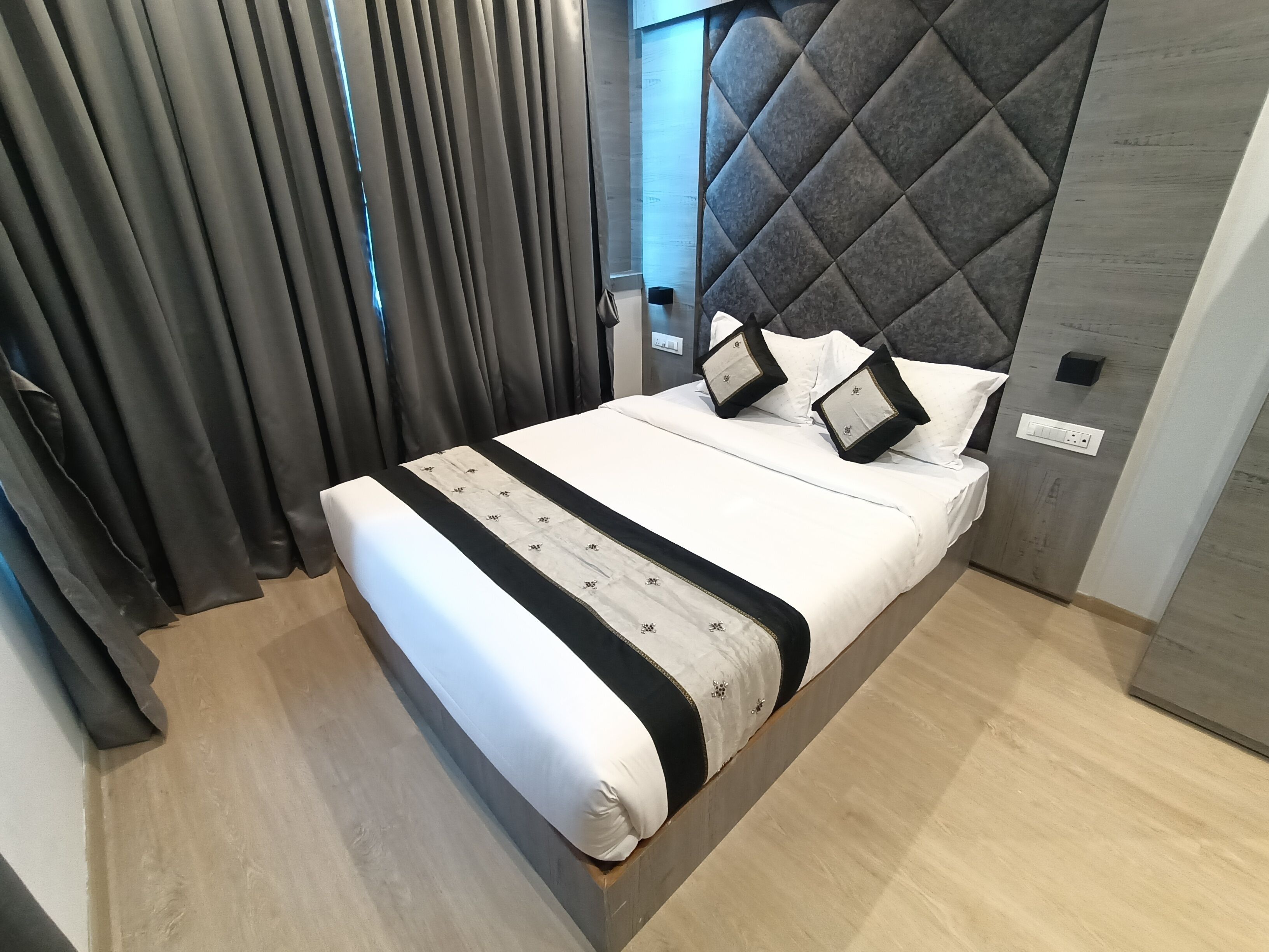 Deluxe Room | Egyptian cotton sheets, premium bedding, memory-foam beds