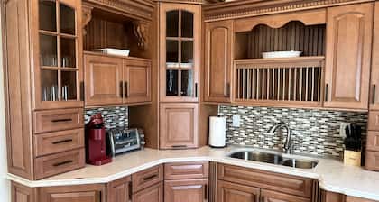 BigWave 1 -Total reno 1st fl, near ASV & Colleges
