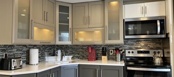 BigWave 2 - Totally renovated 2nd fl Apt, near ASV