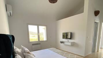 Kamar Double Premium, pemandangan gunung | Seprai premium, selimut bulu angsa, minibar, dan didekorasi berbeda-beda