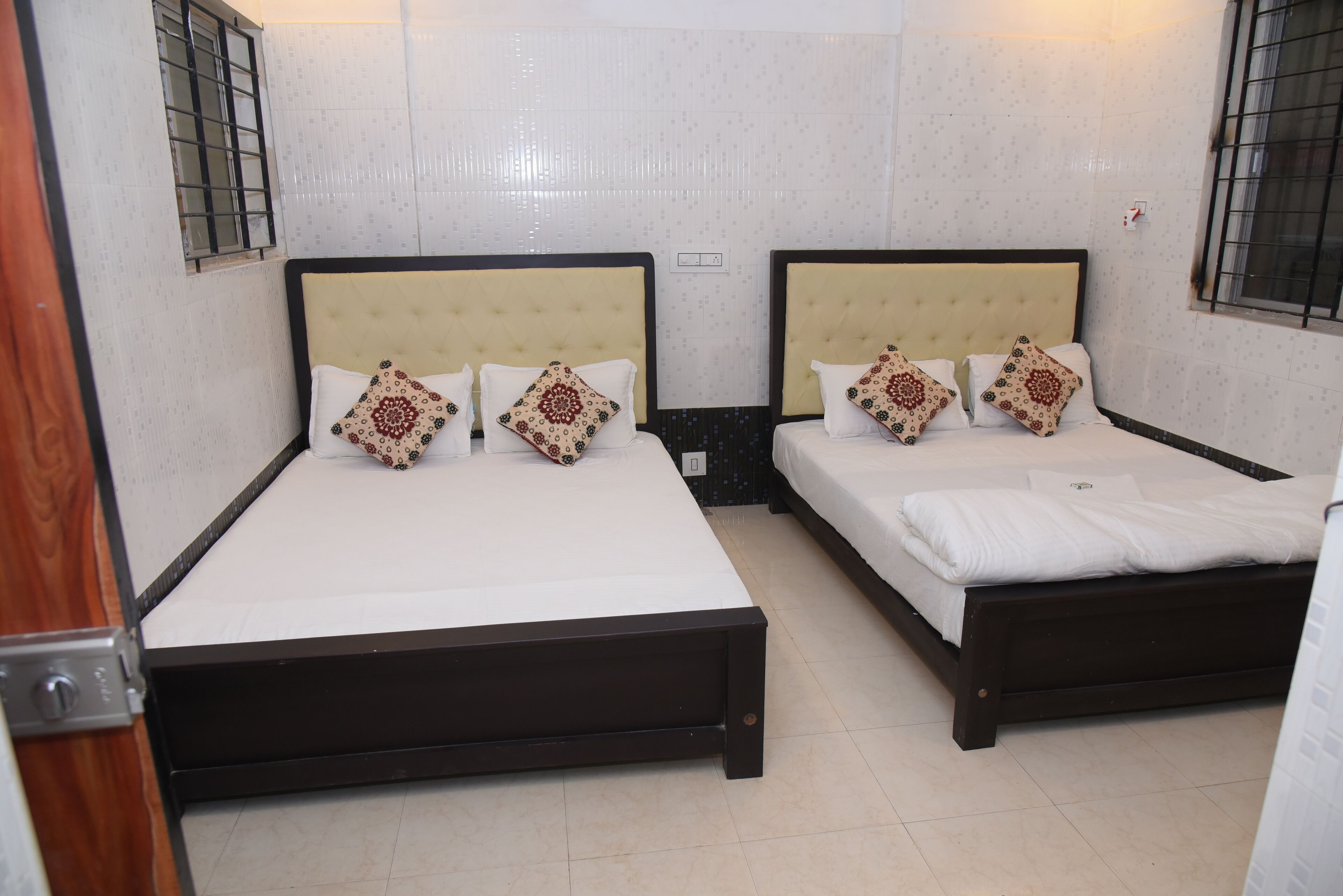 Photo - Hotel Royal Inn Mangalore - Opp SDM Law College MG Road