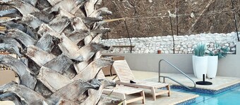 (2) Lovely spacious studio with beautiful view over Willemstad with pool 