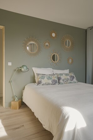 3 bedrooms, iron/ironing board, free WiFi, bed sheets - Au Calme, Villa Avec Piscine (Eyragues)