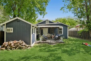 Exterior - Birdsong Retreat - Historic + Modern + Walk to DT (McKinney)