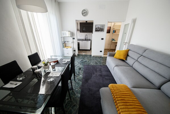 Smart TV - Venezia a 15 min bus sotto casa ogni 10 min, parcheggio libero, animali ammessi. (Chirignago-Zelarino)