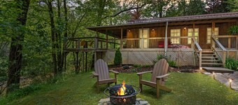 Cozy creekside cabin w/ private outdoor sauna and covered deck overlooking creek