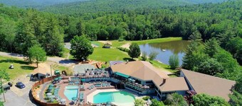 Waterville Estates! Private and peaceful yard, Sleeps 8, 3Br/2Ba, Fire Pit, Deck