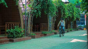 المنشأة من الخارج