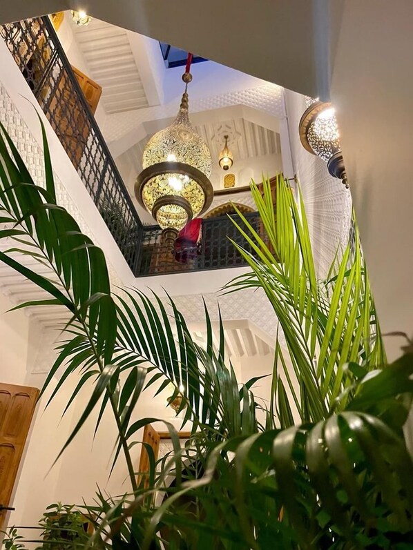 Handrails in hallways - Dar Al Jeld Guesthouse (Rabat)