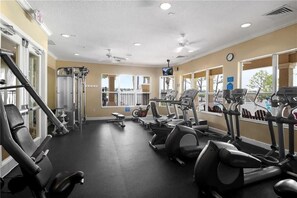 Villa - 3 BR 2 Miles to Disney Pool Free Wifi and More (Kissimmee)