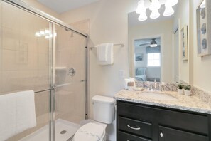 Bathroom - Perfect 5 Bed Villa Just for you and Your Family (Davenport)