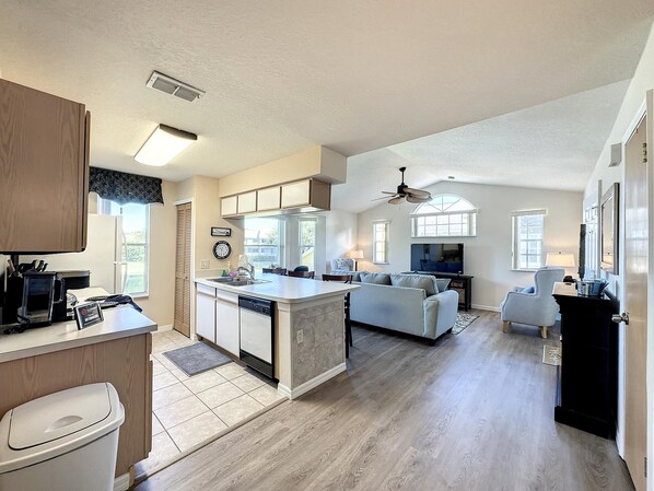 Apartment | 3 bedrooms - Lovely 3 bed Condo Near Disney Quiet Community (Kissimmee)