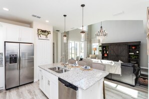 5 bedrooms - 5 Bedroom Home is Ideal for an Elegant Vacation (Kissimmee)