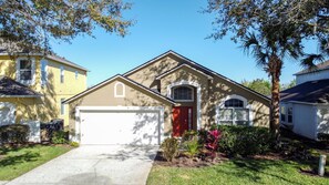 House | 4 bedrooms - 4 Bed in Emerald Island Resort Mins to Disney (Kissimmee)