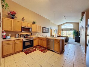 Villa - 4 Bed in Emerald Island Resort Mins to Disney (Kissimmee)