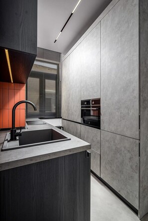 Fridge, microwave, oven, stovetop - Qult • Amouage Summar (București)