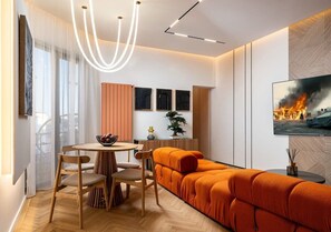 TV, offices - Qult • Amouage (București)