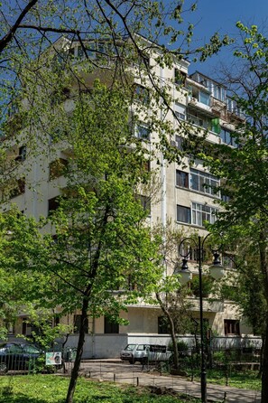 Exterior - Qult • The Renaissance Affair (București)