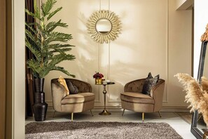 Interior - Qult • The Aristocrat (București)