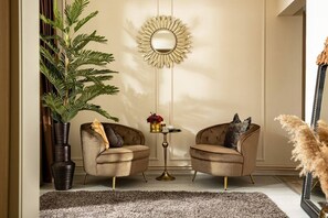 Interior - Qult • The Aristocrat (București)