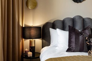 2 室のベッドルーム、デスク、アイロン / アイロン台、WiFi