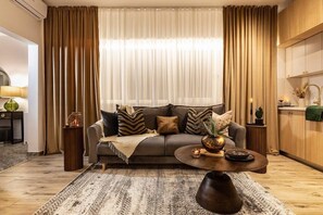 TV, offices - Qult • Jumanji Summar (București)