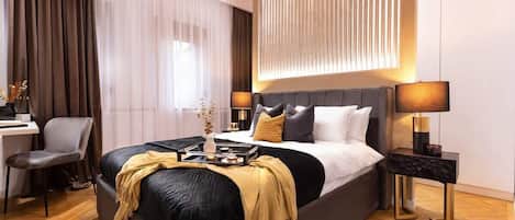 2 bedrooms, desk, iron/ironing board, WiFi