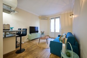 TV - Charmant Appartement, Idéalement Situé à Montrouge, à Quelques pas de Paris (Montrouge)
