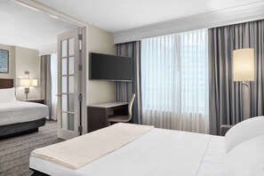 1 dormitorio, ropa de cama de alta calidad, escritorio