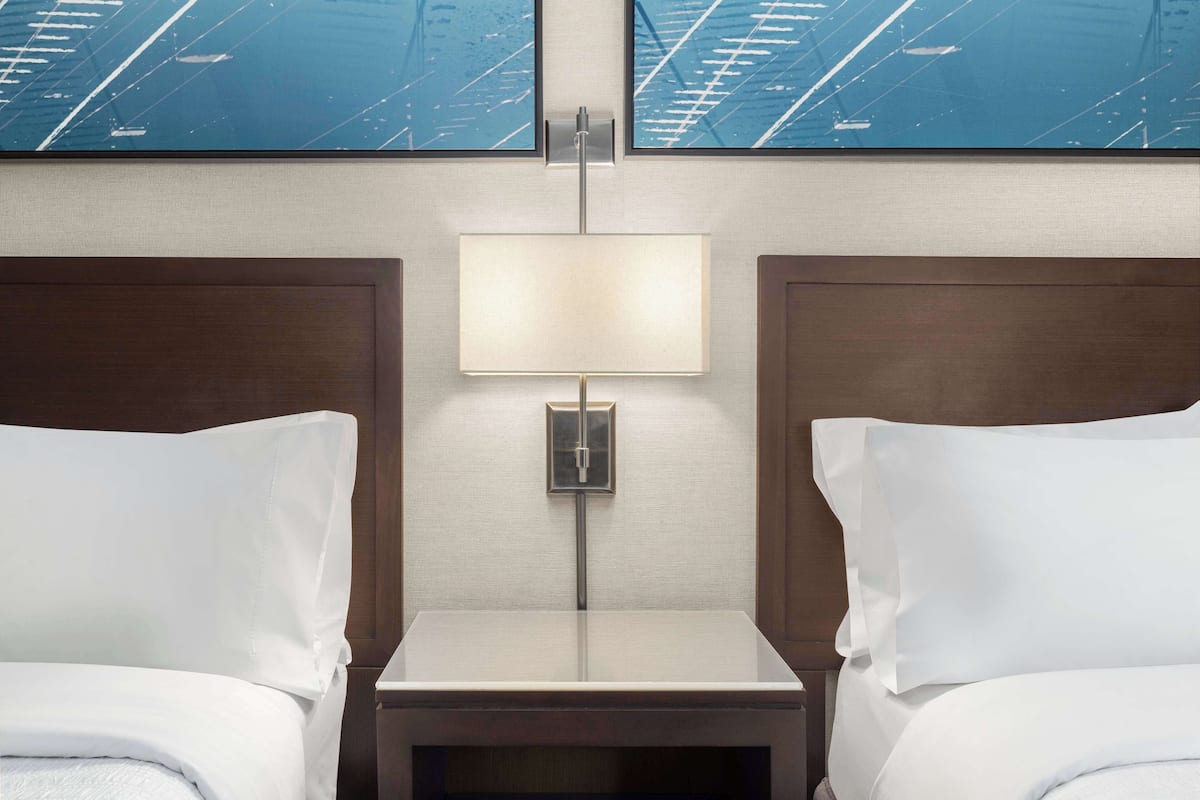 1 bedroom, premium bedding, desk, laptop workspace