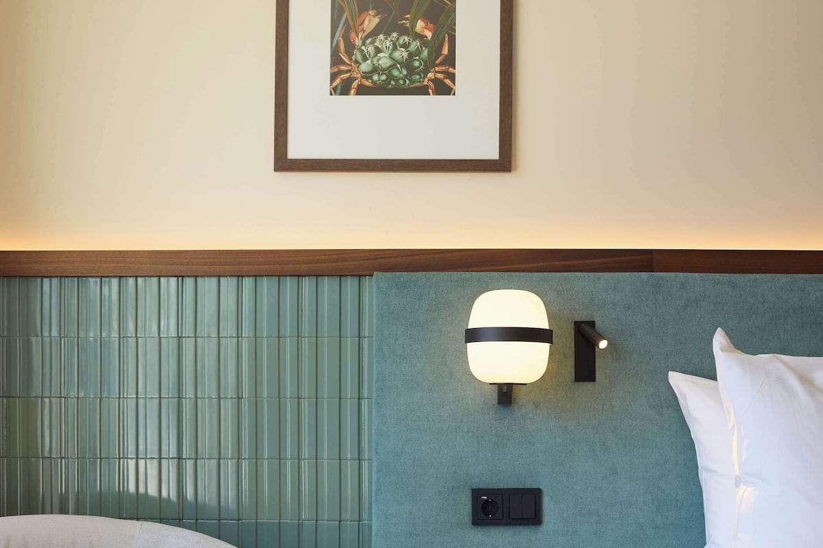 Superior Room, 1 King Bed | 1 bedroom, in-room safe, blackout drapes, soundproofing