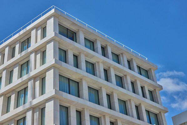 Exterior - DUO Hotel Lisbon, Curio Collection by Hilton (Lisbon)