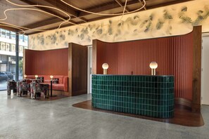 Lobby - DUO Hotel Lisbon, Curio Collection by Hilton (Lisbon)