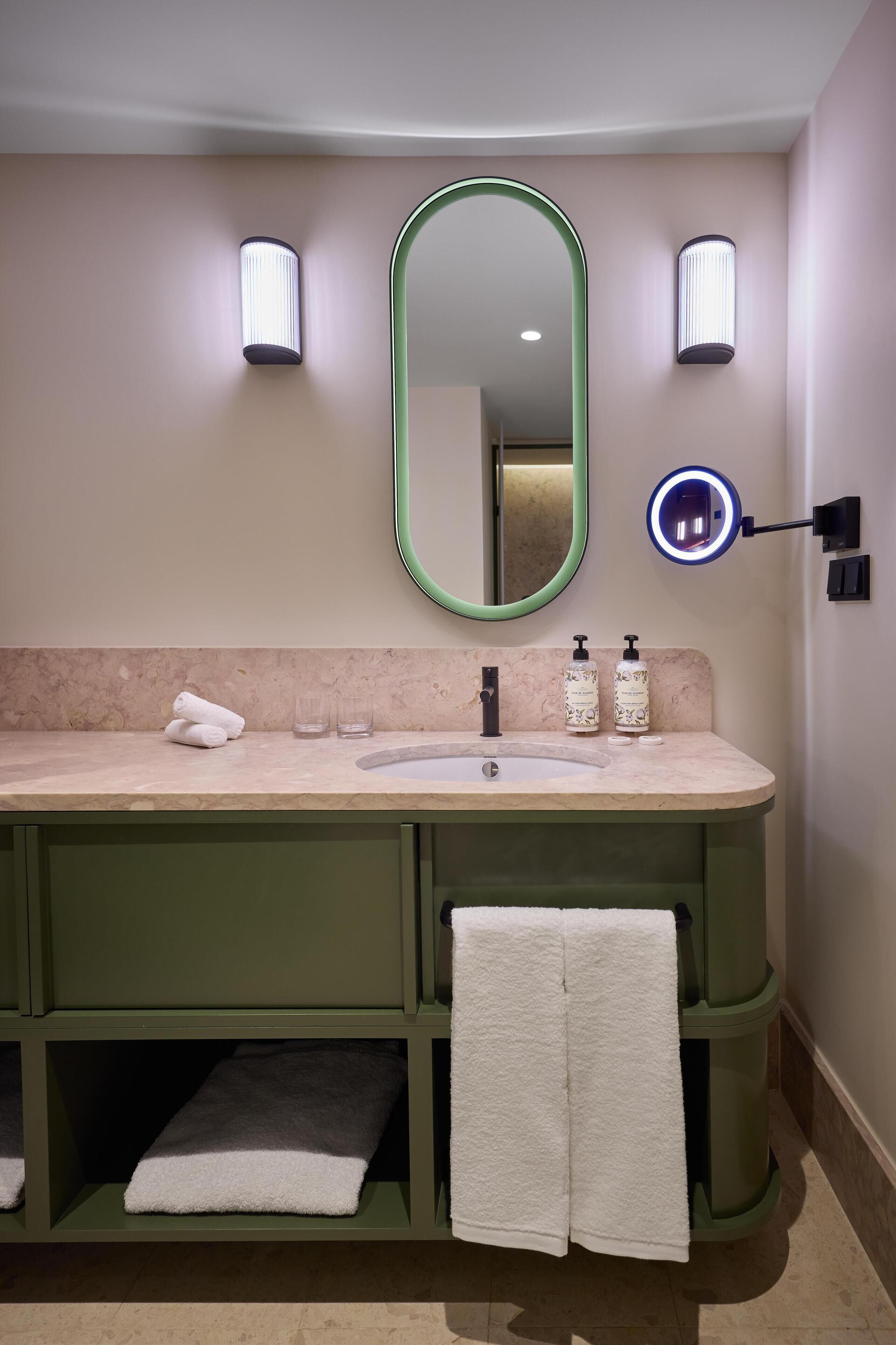 Photo - DUO Hotel Lisbon, Curio Collection by Hilton