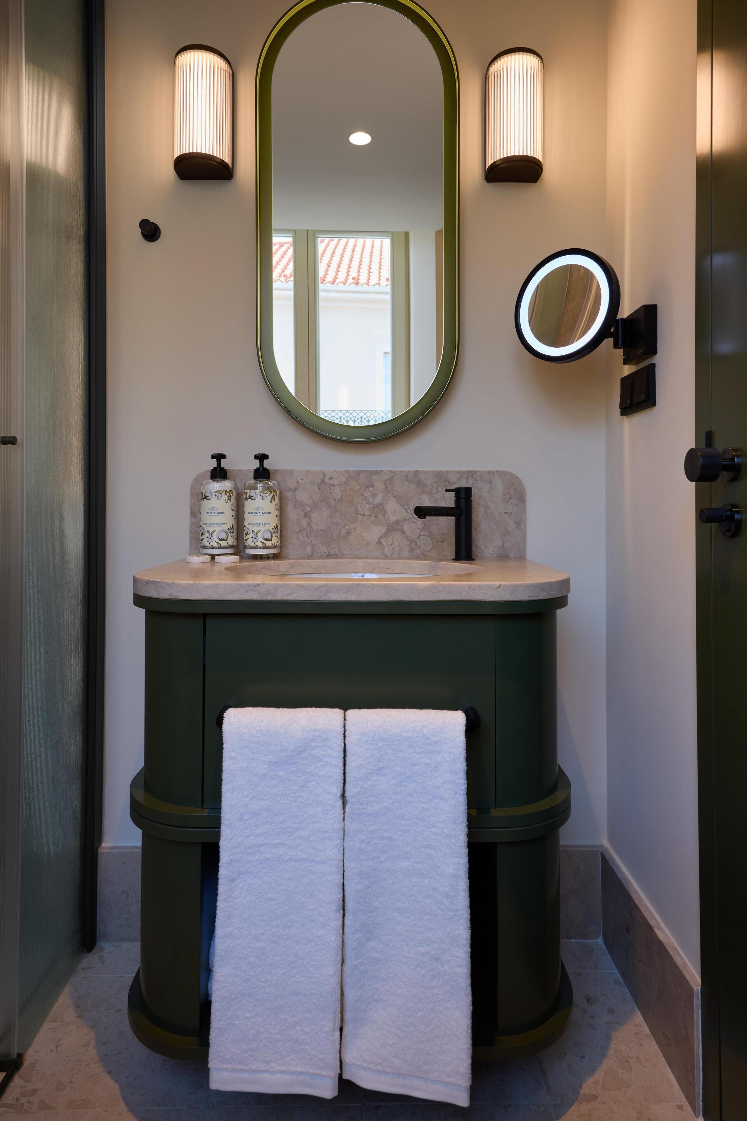 Photo - DUO Hotel Lisbon, Curio Collection by Hilton