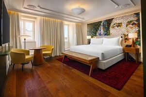 Quarto luxo, 1 cama King (Azulejos) | Cofres nos quartos, cortinas blackout, quartos à prova de som