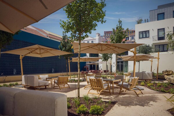 Duo Hotel Lisbon, Curio Collection By Hilton - Lissabon