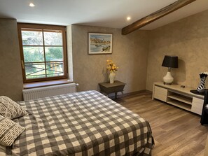 2 bedrooms, travel crib, WiFi, bed sheets - Appartement de 68 m2 Dans Petit Village Tranquille, Idéal Pour Ballade et Vélo (Salavre)