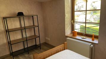 2 chambres, lit parapluie, Wi-Fi, draps fournis